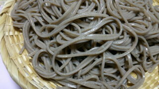 今日の夕食―大盛り蕎麦