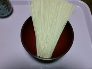今日の夕食―夜長の月見うどん